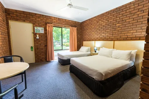 Standard Motel Room (C)